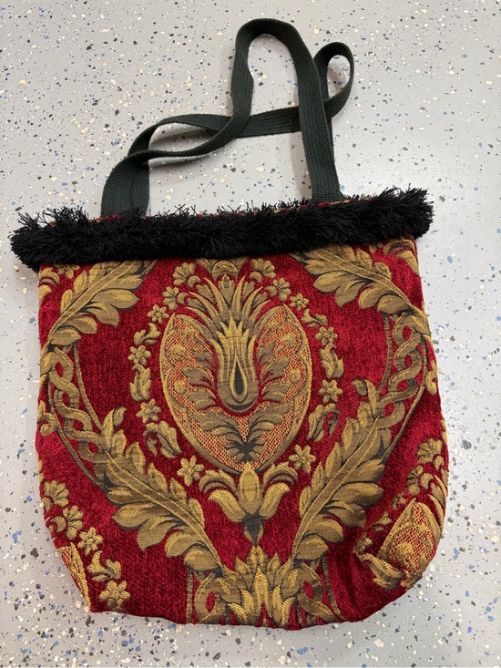 Handbags - Red and Gold Damask Tapestry Shoulder Bag